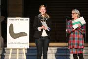 Gewinnerin: Verena Föcke, Jurymitglied Prof. Dr. Monika Flacke, Kuratorin des Deutschen Historischen Museums