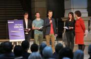 Gewinnerteam: Lilla Hankiss, Thomas Wagner, Stefan Niesmann, Jonas Dinkhoff, Jurymitglied Marie-Therese Duffy-Häusler, Vertretung Europäischen Kommission in Deutschland