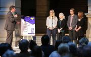 Gewinnerteam: Lisa Pawelzik, Vanessa Müller, Lea Dietermann, Stephan Hautzendorfer, Jurymitglied Frank Piplat, Informationsbüro Europäisches Parlament in Deutschland